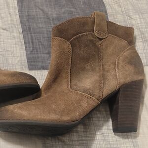 Clarks Brown Ankle Boots Western Style